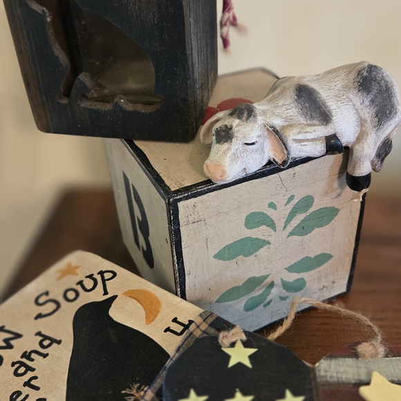 Vintage 7 piece Set Country & Folk Art Decor With Hand Painted - Picture 3 of 4